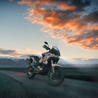 La MV Agusta Lucky Explorer 5.5 es la primera trail de Varese para el carnet A2, y estrena motor bicilíndrico en línea