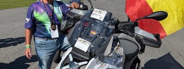 Un español de 81 años está a punto de ganar un mundial de motos. Es el Marc Márquez del Mototurismo con su BMW GS