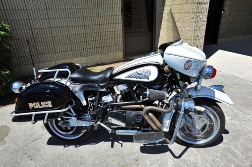 Hoy, en motos de cine: la Buell Lighting disfrazada de Indian policial para Terminator 3