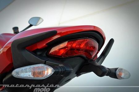 ducati_monster_1200_650_016.jpg