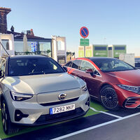 Los gurús dicen que ya no hay vuelta atrás en España en el coche eléctrico, pero los números cuentan otra cosa 