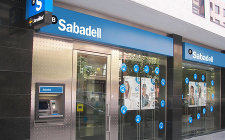 La crisis catalana sigue afectando a las empresas: Sabadell se va a Alicante