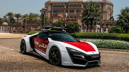 Desde Lykan hasta GT-R: estas son las 11 patrullas más poderosas del mundo