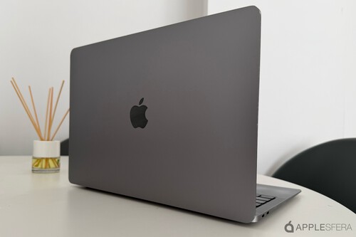 Sigo teniendo el primer MacBook Air con M1. Y esta es mi experiencia seis años después
