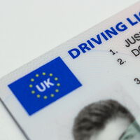 Un vietnamita se gastó más de 70,000 pesos intentando sacar su licencia de conducir en Europa. Ahora le prohíben hacer el examen por un cambio en la ley de extranjeros