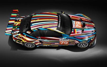 El BMW M3 GT2 Art Car volando por los aires...