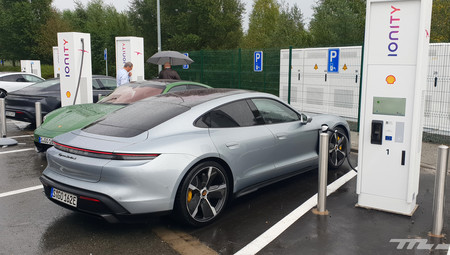 Porsche Taycan prueba contacto