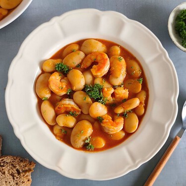 Guiso de judiones con curry rojo y langostinos: una exquisita, pero fácil, receta fusión  