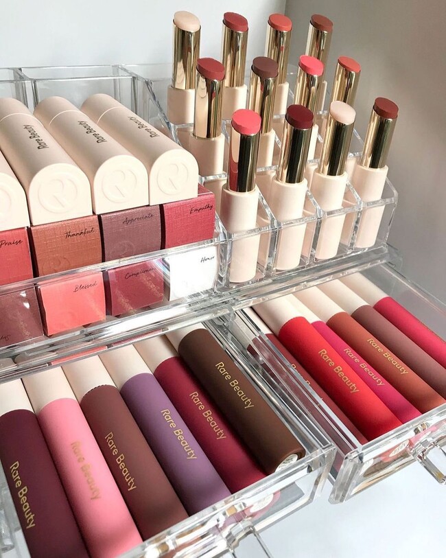 Así organizamos nuestro maquillaje en el baño: cinco ideas en las que