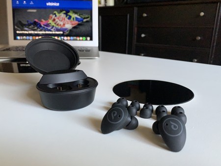 Probamos los auriculares deportivos Attitude de Cellularline: comodidad sin cables para que la música te acompañe al gimnasio