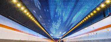 Con 11 km de largo y un techo con espectáculo de luces, el túnel subacuático más largo de China se ha convertido en toda una atracción turística 