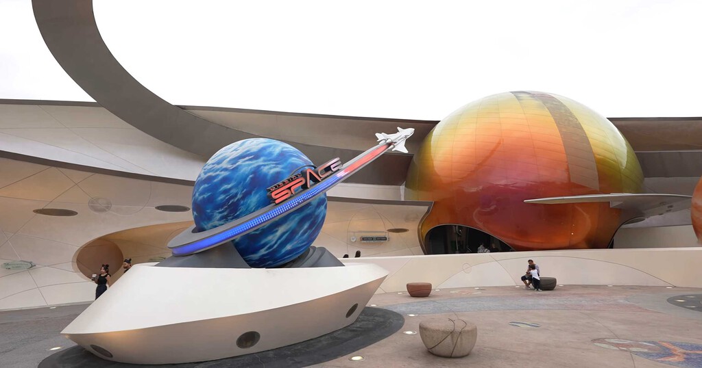 Disney y la NASA se juntaron para hacer una atracción espacial. Es tan realista que la gente vomita