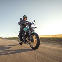 Kawasaki podría tener una nueva moto neo-retro en el horno con la base de la ZX-4R, y se comería a la Z 650 RS 