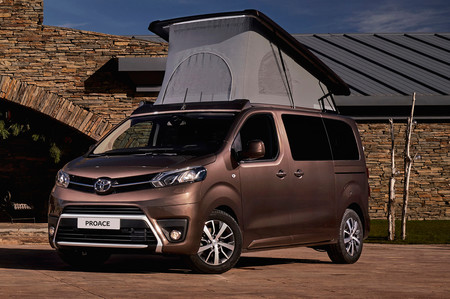 Toyota camperiza su Proace Verso, con ducha y calefacción independiente, partiendo de 37.075 euros