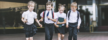 El uniforme con falda ya no será obligatorio para las niñas de Galicia: un paso más a favor de la igualdad de sexos