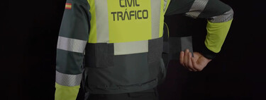 El Gobierno se gastó 2,5 millones en airbags de moto para la Guardia Civil. Ahora denuncian que se activan en marcha y que no funcionan en accidentes 