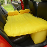 Con este colchón hinchable los viajes extralargos serán más llevaderos... O no