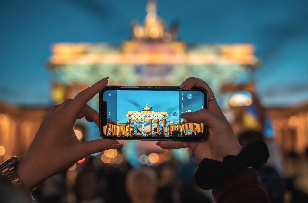 11 consejos para sacar las mejores fotos con el iPhone, recomendados por una fotógrafa profesional del Día del Orgullo Gay y LGTBI+ 11 consejos para sacar las mejores fotos con el iPhone, recomendados por una fotógrafa profesional del Día del Orgullo Gay y LGTBI+