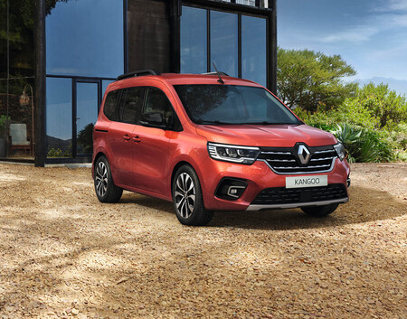 El nuevo Renault Kangoo se estrena como el sustituto del Renault Scénic, con motores híbridos y versión eléctrica