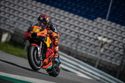 Pol Espargaró muestra el poderío de KTM en Austria antes de que la lluvia chafe los FP2 de MotoGP