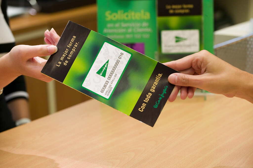 Últimas rebajas en Smart TVs en El Corte Inglés: con hasta el 41% de descuentos en televisores Xiaomi o Samsung para disfrutar de tus series favoritas 