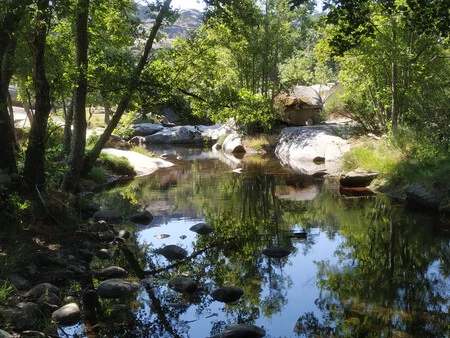 El Refugio De Alba Carrillo De 39 Anos Es Un Pueblo De 81 Vecinos En Avila Donde Manda La Cuarta Generacion De Su Familia Es El Lugar Donde Nacio Mi Abuela Materna Donde Tengo Mis Raices