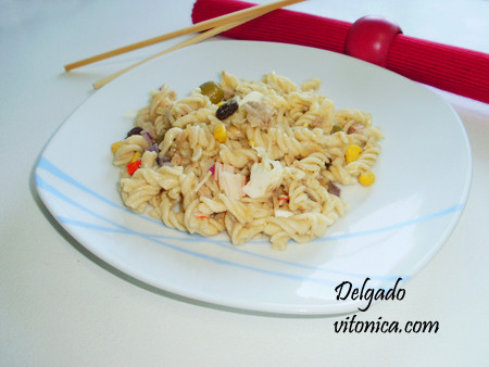 Ensalada de pasta integral vegetal. Receta saludable