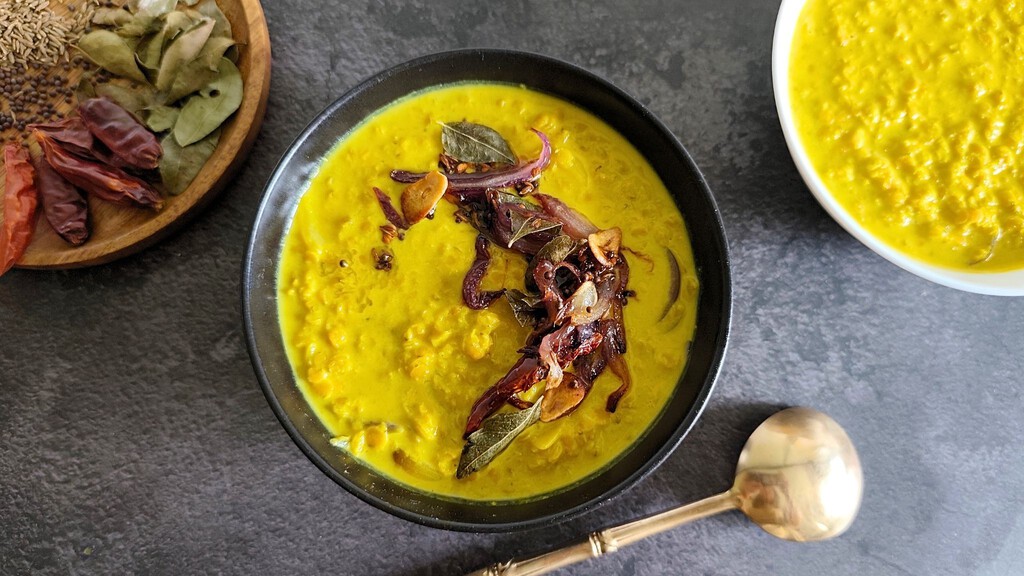 Parippu, receta del exquisito curry de lentejas rojas de Sri Lanka con leche de coco