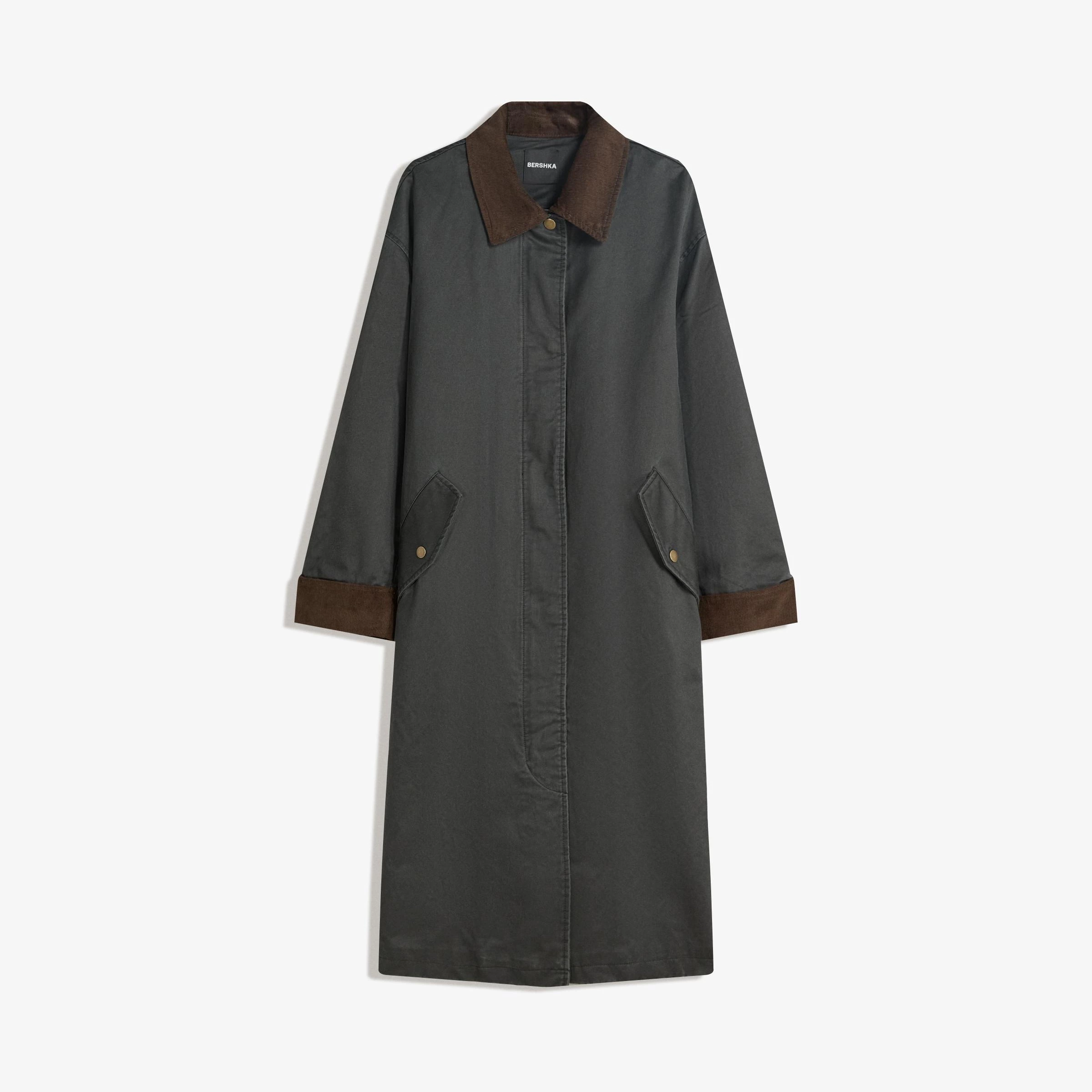 Abrigo efecto encerado cuello contraste
