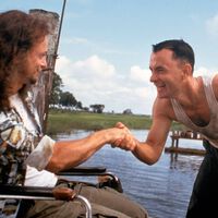 En una de sus películas más galardonadas, Tom Hanks interpreta a un segundo personaje que si parpadeas te lo pierdes