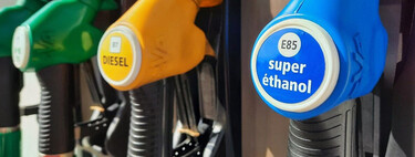 La gasolina E85 que producimos en España cuesta menos de un euro el litro en Francia, pero aquí ni la olemos. Y tiene una explicación 