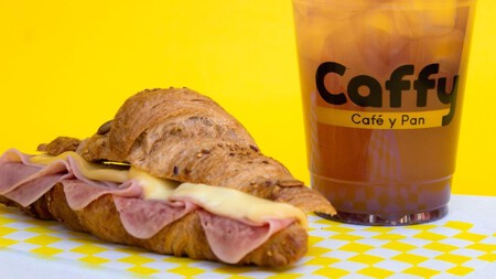 Come por menos de 100 pesos en esta cafetería a unos pasos del Zócalo: tienen croissants rellenos