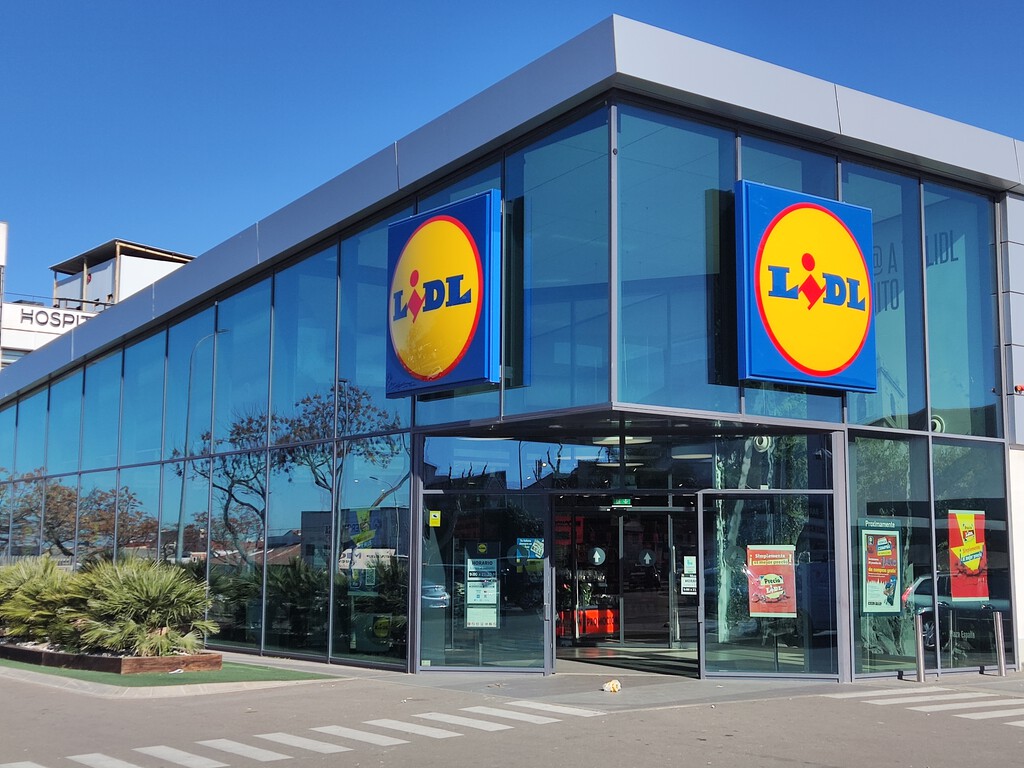 El robot aspirador barato de Lidl es un superventas y ahora está muy rebajado: limpia tu casa con facilidad por menos de 100 euros 