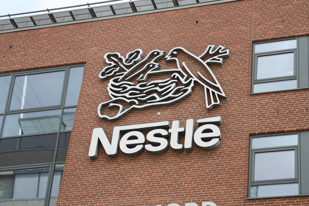 Nestlé eliminará los colorantes artificiales de todos sus productos en México como parte de un cambio mundial antes de 2027 