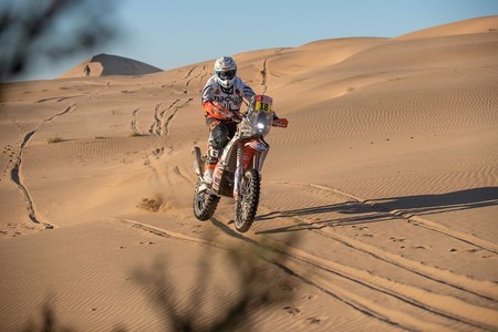 Sam Sunderland se pone líder de la general del Dakar en una etapa maratón que pasó factura a Toby Price