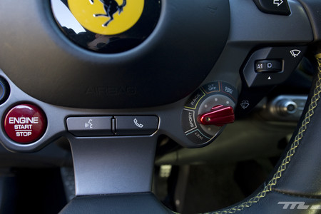 Ferrari 812 Superfast manettinno