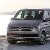 Un chaval de 13 años, sorprendido al volante de la camper de sus padres de madrugada. Ha perdido puntos de un carné que no tiene y pasará un año lavando coches como castigo 