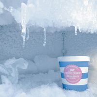 Tenía el congelador lleno de hielo como una cueva del polo norte, porque pensaba que enfriaba mejor en verano. Esta es la realidad