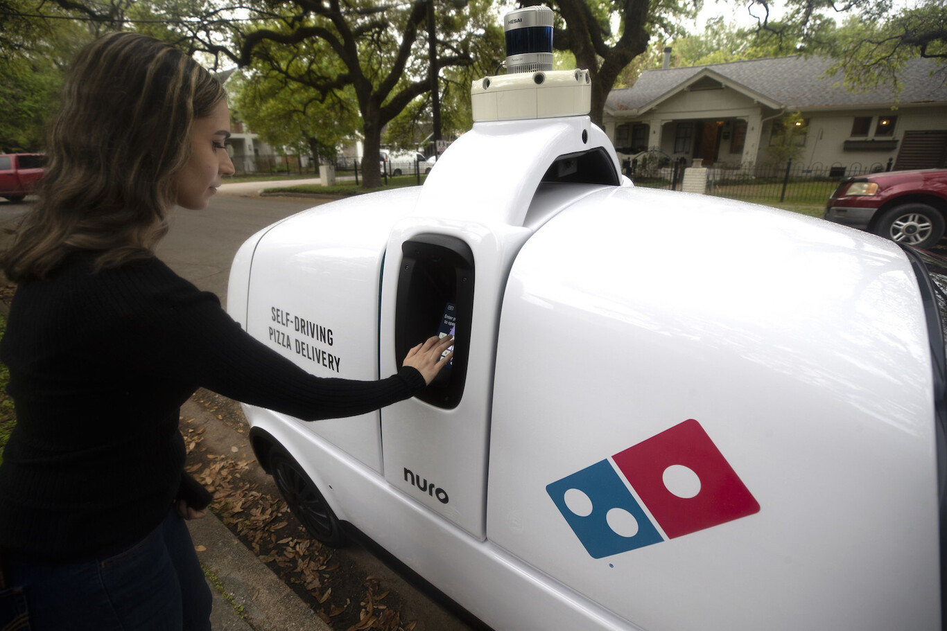 Domino’s Pizza ya realiza entregas a través de un vehículo autónomo en Houston