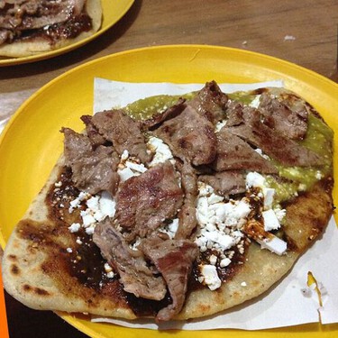 Lánzate a la Feria del Tlacoyo 2025 y saborea unos de frijol, haba o requesón: te contamos dónde y cuándo es