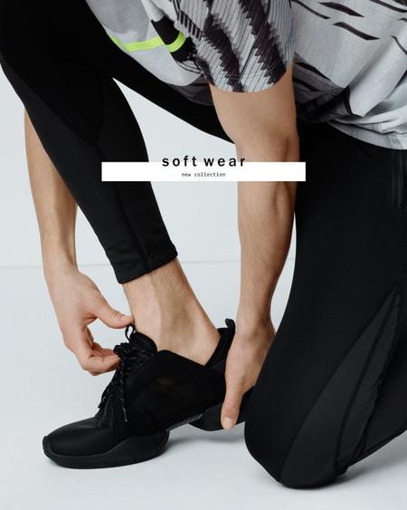 Olvídate del color: Zara le apuesta al blanco y negro en su línea softwear