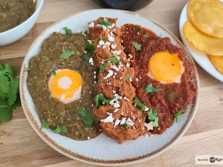 Huevos divorciados: la forma más sabrosa de desayunar en México