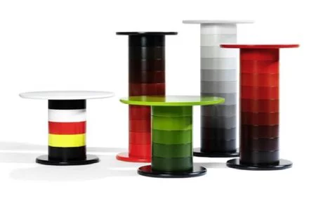 Babel, mesas columna de muchos colores