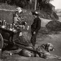 Perros que tiraban de carros de leche y ametralladoras. El mejor amigo del hombre también era su furgoneta cuando no existían las furgonetas