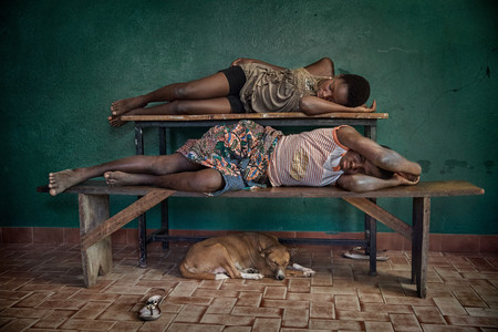 ‘Niños esclavos. La puerta de atrás’, un libro de la fotoperiodista Ana Palacios sobre el drama del tráfico de menores en África