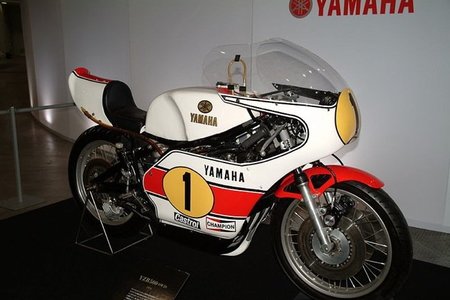 800px-yamaha_yzr500_ow20.JPG