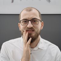 Un síntoma de estrés que puede traer consecuencias y no deberías pasar por alto: el dolor de mandíbula