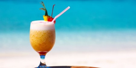 Miami Beach y las pajitas de las bebidas en la playa
