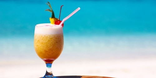 Miami Beach y las pajitas de las bebidas en la playa