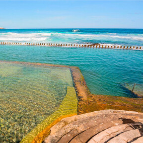 Lo mejor de dos mundos al mismo tiempo: una piscina natural segura y familiar en plena Gran Canaria 